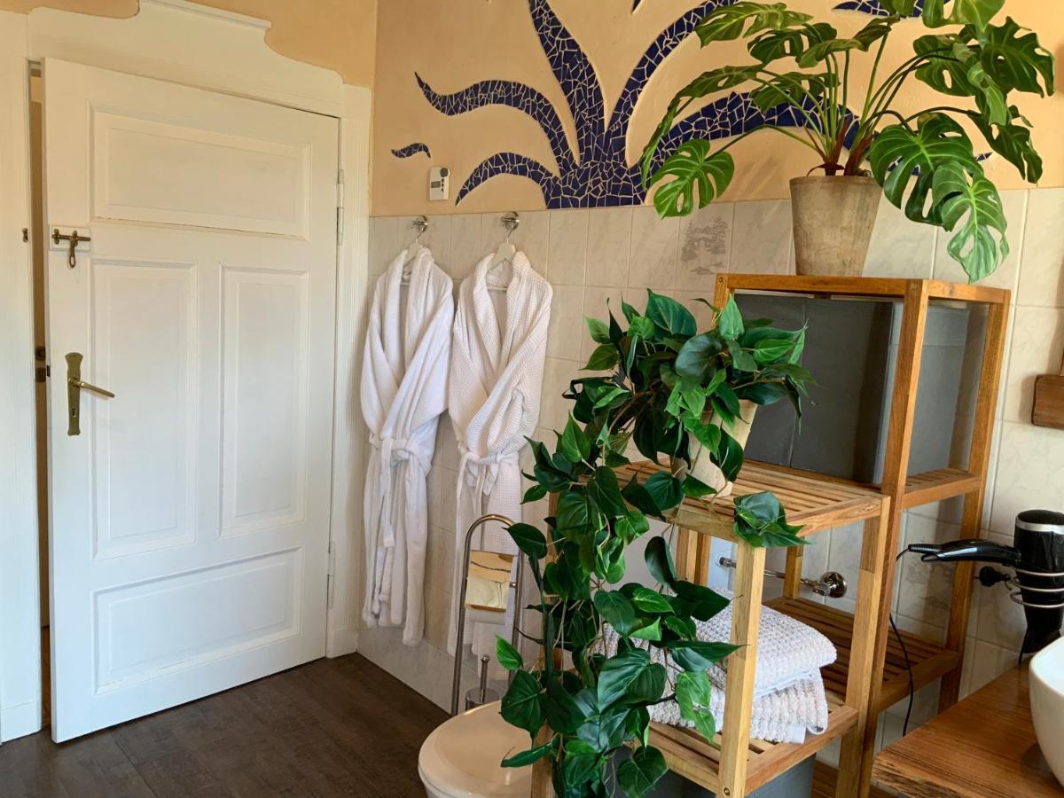 Wunderschoene Altbauwohnung In Toplage Appartement *