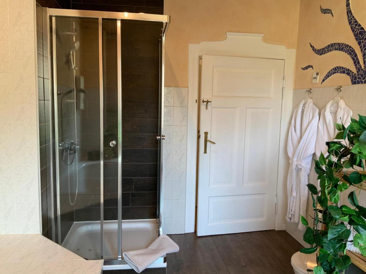 Wunderschoene Altbauwohnung In Toplage Biederitz